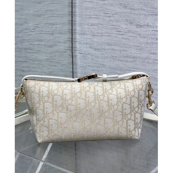 Replica Borsa Dior Travel Nomad media Crema Riproduzione Fedele Borsa Dior Travel Nomad media Crema imitazioni