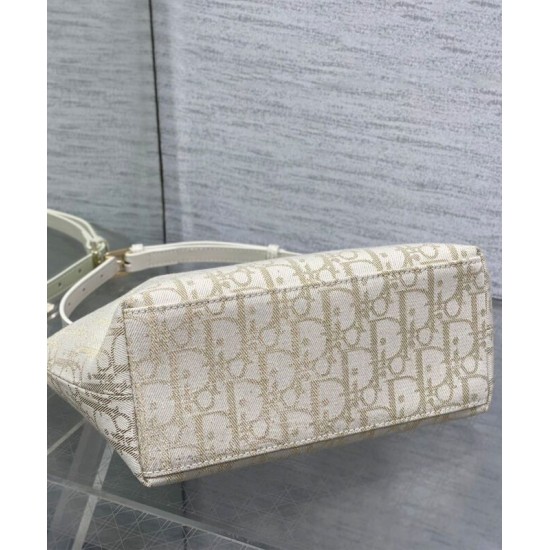 Replica Borsa Dior Travel Nomad media Crema Riproduzione Fedele Borsa Dior Travel Nomad media Crema imitazioni