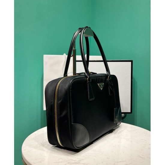 Replica Borsa Prada Re-Edition 1980 grande in Saffiano Re-Nylon, nera Riproduzione Fedele Borsa Prada Re-Edition 1980 grande in Saffiano Re-Nylon, nera imitazioni