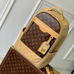 Replica Zaino Louis Vuitton Outdoor in pelle martellata M12624 Riproduzione Fedele Zaino Louis Vuitton Outdoor in pelle martellata M12624 imitazioni