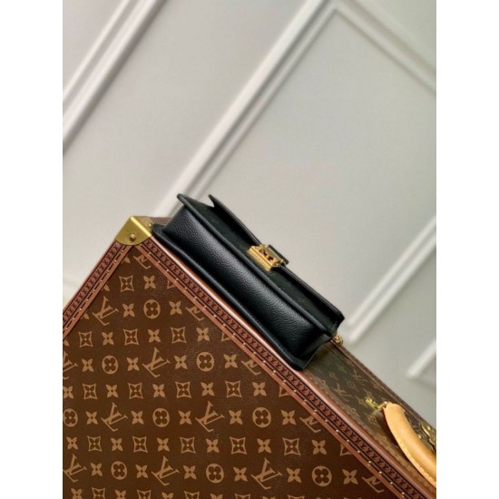 Replica Portafoglio LV Metis con catena in pelle M82637 Riproduzione Fedele Portafoglio LV Metis con catena in pelle M82637 imitazioni