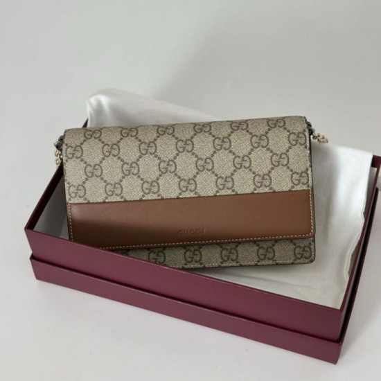Replica Borsa Dettagli perfetti Emblema Gucci GG Portafoglio con catena 838151 Marrone Imitazioni Replica Borsa Dettagli perfetti Emblema Gucci GG Portafoglio con catena 838151 Marrone