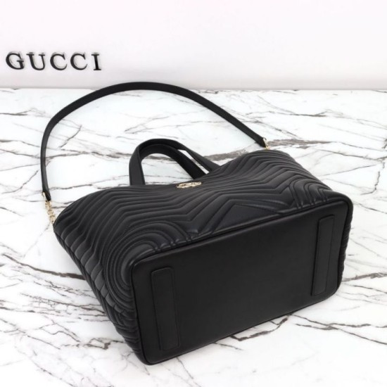 Replica Borsa tote/secchiello media Gucci Betty 847387 Nera Imitazioni Replica Borsa tote/secchiello media Gucci Betty 847387 Nera