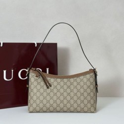 Borse a tracolla media Gucci GG Emblem 847449 Marrone