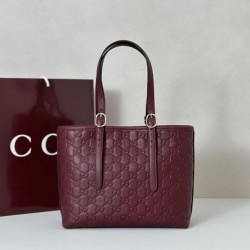 Borsa tote media Gucci GG Emblem 847456 Rossa Borsa tote media Gucci GG Emblem 847456 Rossa