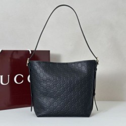 Replica Borse Alta Qualità a tracolla piccola Gucci GG Emblem 848881 Nera Imitazioni Replica Borse Alta Qualità a tracolla piccola Gucci GG Emblem 848881 Nera