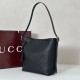 Replica Borse Alta Qualità a tracolla piccola Gucci GG Emblem 848881 Nera Imitazioni Replica Borse Alta Qualità a tracolla piccola Gucci GG Emblem 848881 Nera