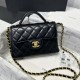 Replica Borsa Chanel 25P piccola con patta e manico superiore AS5355 Nera Imitazioni Replica Borsa Chanel 25P piccola con patta e manico superiore AS5355 Nera