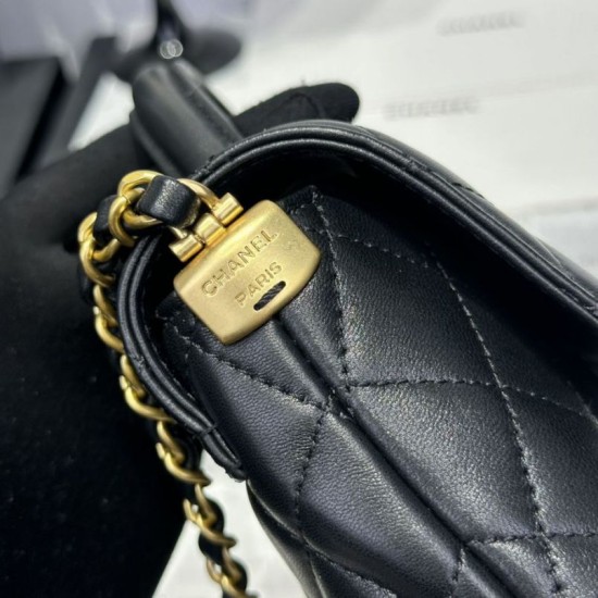 Replica Borsa Chanel 25P con patta e manico superiore AS5356 Nera Imitazioni Replica Borsa Chanel 25P con patta e manico superiore AS5356 Nera