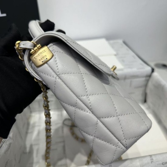 Replica Borse Chanel 25P con patta e manico superiore AS5356 Beige Imitazioni Replica Borse Chanel 25P con patta e manico superiore AS5356 Beige
