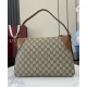 Replica Borsa a tracolla media Gucci serie GG Emblem 815216 Marrone