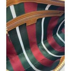 Borsa a tracolla media Gucci serie GG Emblem 815216 Marrone Borsa a tracolla media Gucci serie GG Emblem 815216 Marrone