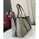 Replica Borsa tote piccola Gucci GG Emblem 815214 Nero Imitazioni Replica Borsa tote piccola Gucci GG Emblem 815214 Nero