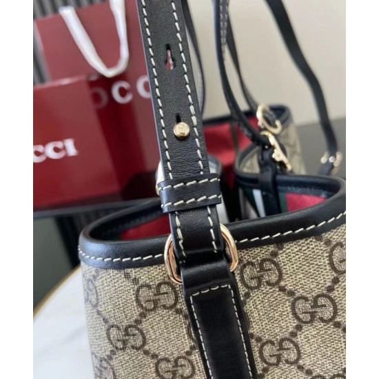 Replica Borsa tote piccola Gucci GG Emblem 815214 Nero Imitazioni Replica Borsa tote piccola Gucci GG Emblem 815214 Nero