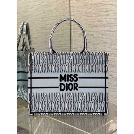 Replica Perfette Borse  Dior Media Book Tote Bag Blu Miss Dior Allover Embroidery imitazioni