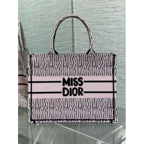 Dior Medium Book Tote Bag Pink Miss Dior Allover Embroidery Replica Replica Perfette Dior Medium Book Tote Bag Pink Miss Dior Allover Embroidery imitazioni