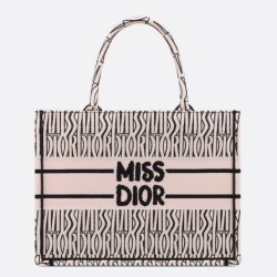 Replica Perfette Dior Medium Book Tote Bag Pink Miss Dior Allover Embroidery imitazioni
