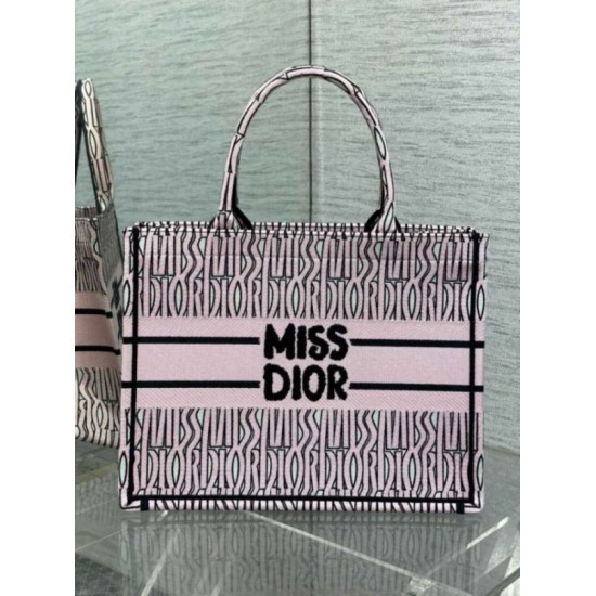 Dior Medium Book Tote Bag Pink Miss Dior Allover Embroidery Replica Replica Perfette Dior Medium Book Tote Bag Pink Miss Dior Allover Embroidery imitazioni