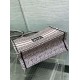 Dior Medium Book Tote Bag Pink Miss Dior Allover Embroidery Replica Replica Perfette Dior Medium Book Tote Bag Pink Miss Dior Allover Embroidery imitazioni