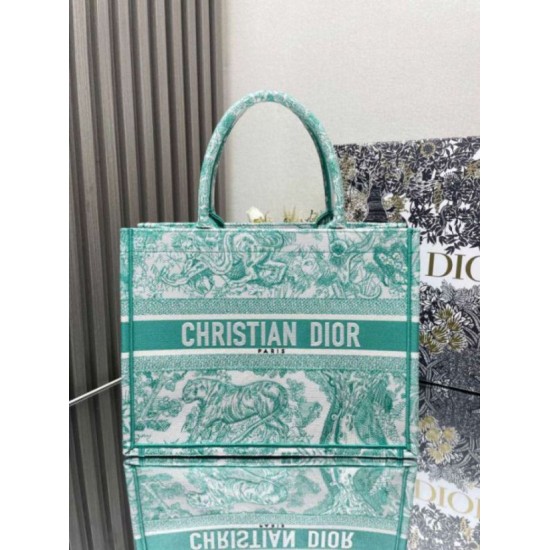 replica Dior media Dioriviera Book Tote Aquamarina Ricamo Toile de Jouy qualità specchio Replica Perfette Dior media Dioriviera Book Tote Aquamarina Ricamo Toile de Jouy imitazioni