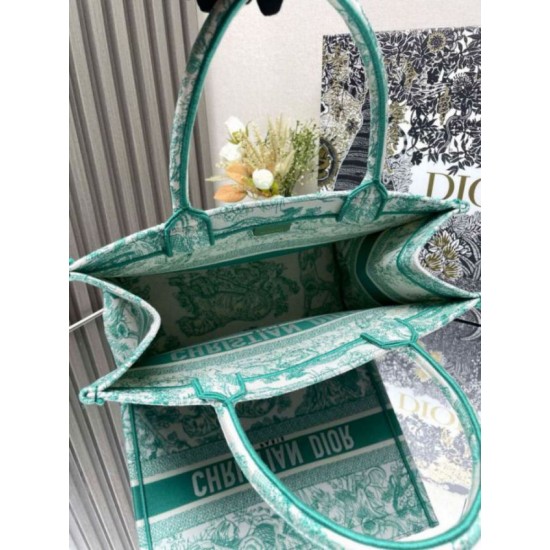 replica Dior media Dioriviera Book Tote Aquamarina Ricamo Toile de Jouy qualità specchio Replica Perfette Dior media Dioriviera Book Tote Aquamarina Ricamo Toile de Jouy imitazioni
