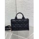 Dior Mini Book Tote Bag con Tracolla Nera Macrocannage Pelle di Vitello Replica Replica Perfette Dior Mini Book Tote Bag con Tracolla Nera Macrocannage Pelle di Vitello imitazioni