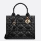 replica Dior piccola book tote con tracolla Pelle di vitello macrocannage nera qualità specchio Replica Perfette Dior piccola book tote con tracolla Pelle di vitello macrocannage nera imitazioni