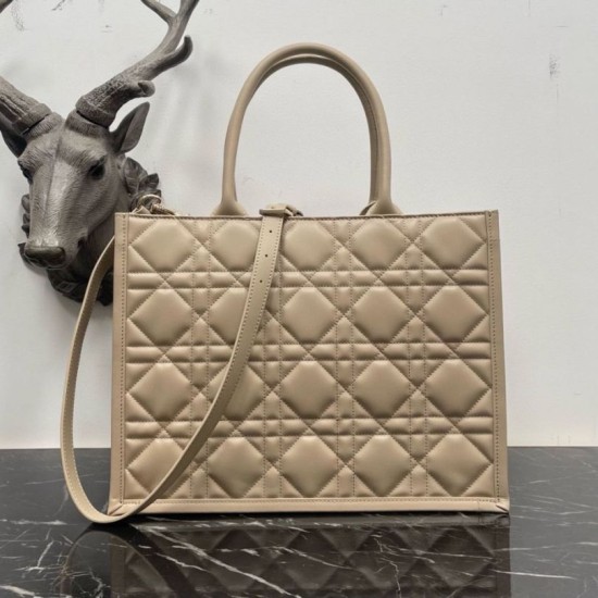Dior Medium Book Tote Bag con tracolla Beige Macrocannage Replica Replica Perfette Dior Medium Book Tote Bag con tracolla Beige Macrocannage imitazioni