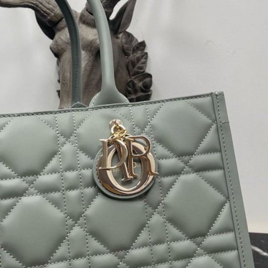 Dior Medium Book Tote Bag con tracolla Grigio Macrocannage Replica Replica Perfette Dior Medium Book Tote Bag con tracolla Grigio Macrocannage imitazioni