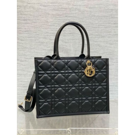 Borse Replica tote Dior media a libro con tracolla Pelle di vitello macrocannage nera qualità specchio Replica Perfette Borse tote Dior media a libro con tracolla Pelle di vitello macrocannage nera imitazioni