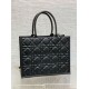 Borse Replica tote Dior media a libro con tracolla Pelle di vitello macrocannage nera qualità specchio Replica Perfette Borse tote Dior media a libro con tracolla Pelle di vitello macrocannage nera imitazioni