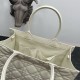 Borsa tote Dior media a libro con tracolla Pelle di vitello macrocannage bianca Replica Replica Perfette Borsa tote Dior media a libro con tracolla Pelle di vitello macrocannage bianca imitazioni