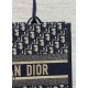 Bora Pari replica tote Dior media per libri con tracolla in tela blu Dior Oblique qualità specchio Replica Perfette Bora Pari tote Dior media per libri con tracolla in tela blu Dior Oblique imitazioni