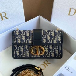 Borsa Dior 30 Montaigne East-West con catena Jacquard obliquo blu Replica Replica Perfette Borsa Dior 30 Montaigne East-West con catena Jacquard obliquo blu imitazioni