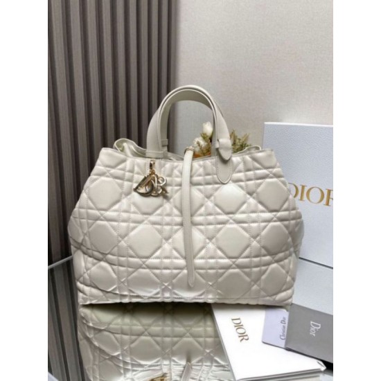 Dior Toujours Grande Borsa Macrocannage Pelle di Vitello Bianca Replica Replica Perfette Dior Toujours Grande Borsa Macrocannage Pelle di Vitello Bianca imitazioni