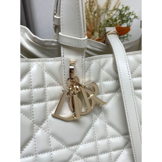Dior Toujours Grande Borsa Macrocannage Pelle di Vitello Bianca Replica Replica Perfette Dior Toujours Grande Borsa Macrocannage Pelle di Vitello Bianca imitazioni