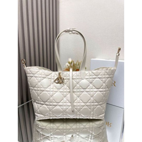 Dior Toujours Grande Borsa Macrocannage Pelle di Vitello Bianca Replica Replica Perfette Dior Toujours Grande Borsa Macrocannage Pelle di Vitello Bianca imitazioni