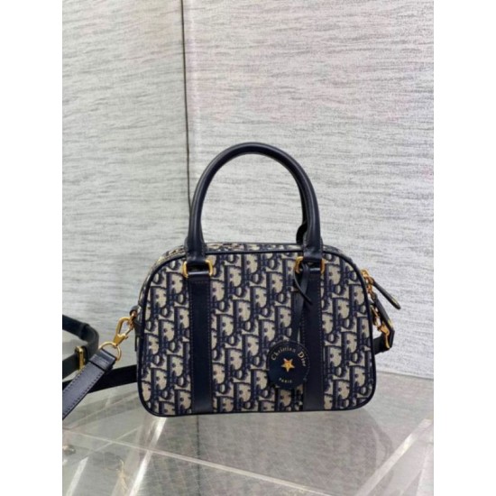 Replica Perfetta bowling media Dior D-Vibe Bowling media Jacquard blu obliquo Replica Perfetta bowling media Dior D-Vibe Bowling media Jacquard blu obliquo