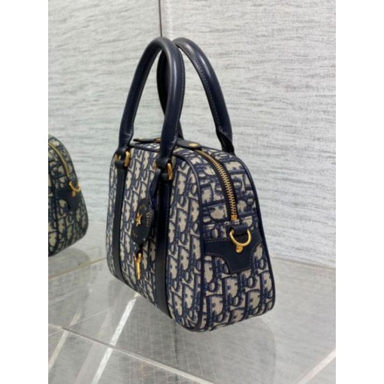 Replica Perfetta bowling media Dior D-Vibe Bowling media Jacquard blu obliquo Replica Perfetta bowling media Dior D-Vibe Bowling media Jacquard blu obliquo