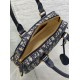 Replica Perfetta bowling media Dior D-Vibe Bowling media Jacquard blu obliquo Replica Perfetta bowling media Dior D-Vibe Bowling media Jacquard blu obliquo
