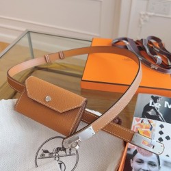 Replica Cintura Hermès Kelly Pocket 18 in vitello Epsom color oro