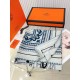 Replica falso Scialle Hermès Grigio Phaeton's Wheels Bandana 140 Replica falso Scialle Hermès Grigio Phaeton's Wheels Bandana 140