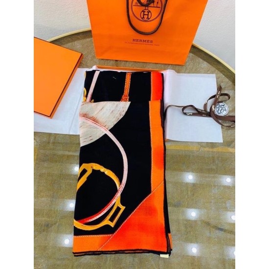 Replica Pari Scialle Hermes Projets Carres nero 140 Replica Pari Scialle Hermes Projets Carres nero 140