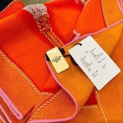Replica falso Scialle Hermes Orange Projets Carres 140 Replica falso Scialle Hermes Orange Projets Carres 140