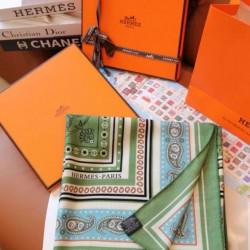 Replica Borsa Scialle Hermès Verde Nautical Tattoos Bandana 140 Imitazioni Replica Borsa Scialle Hermès Verde Nautical Tattoos Bandana 140