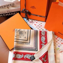 Replica Scialle Hermès Naturel Nautical Tattoos Bandana 140 Imitazioni Replica Scialle Hermès Naturel Nautical Tattoos Bandana 140