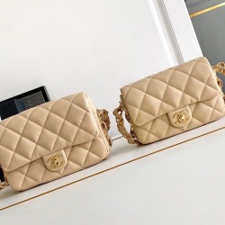 Borsa con patta in pelle di agnello AS2409 Beige