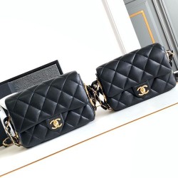 con patta in pelle di agnello AS2409 Nera