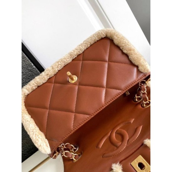 Borse Imitazioni con patta in pelle di agnello shearling AS5149 Beige Replica Replica Perfette Borse Imitazioni con patta in pelle di agnello shearling AS5149 Beige imitazioni