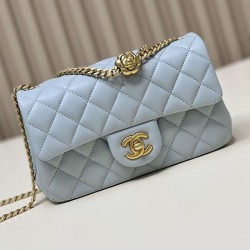 Borse piccola con patta blu AS4041